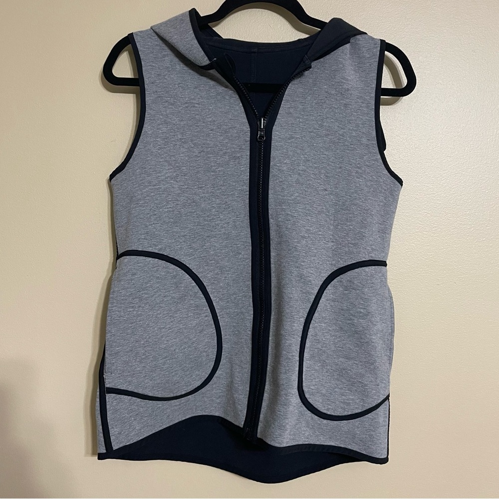 Lululemon Insculpt‎ Reversible Vest Size 6 EUC